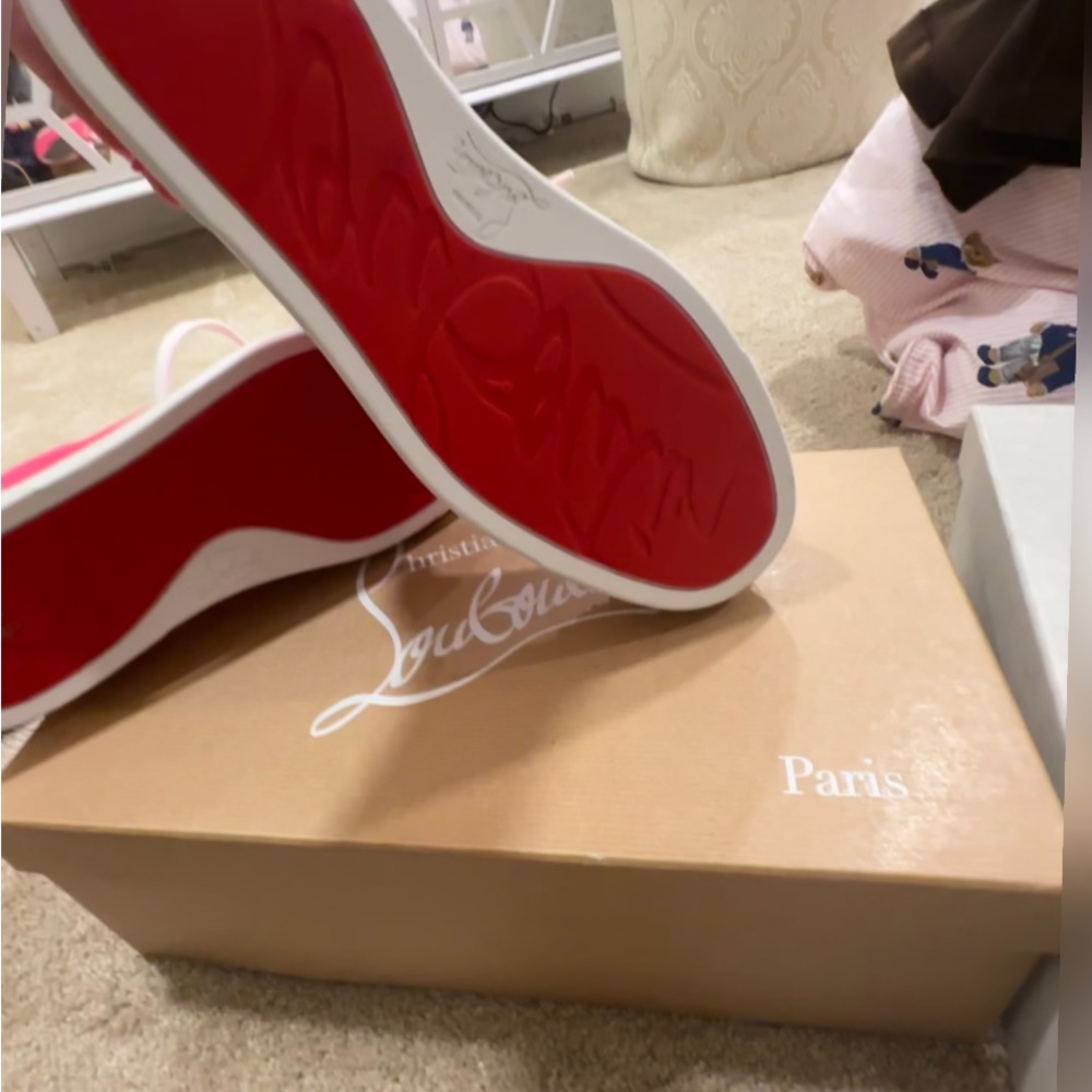 Very nice shoes never worn brand new